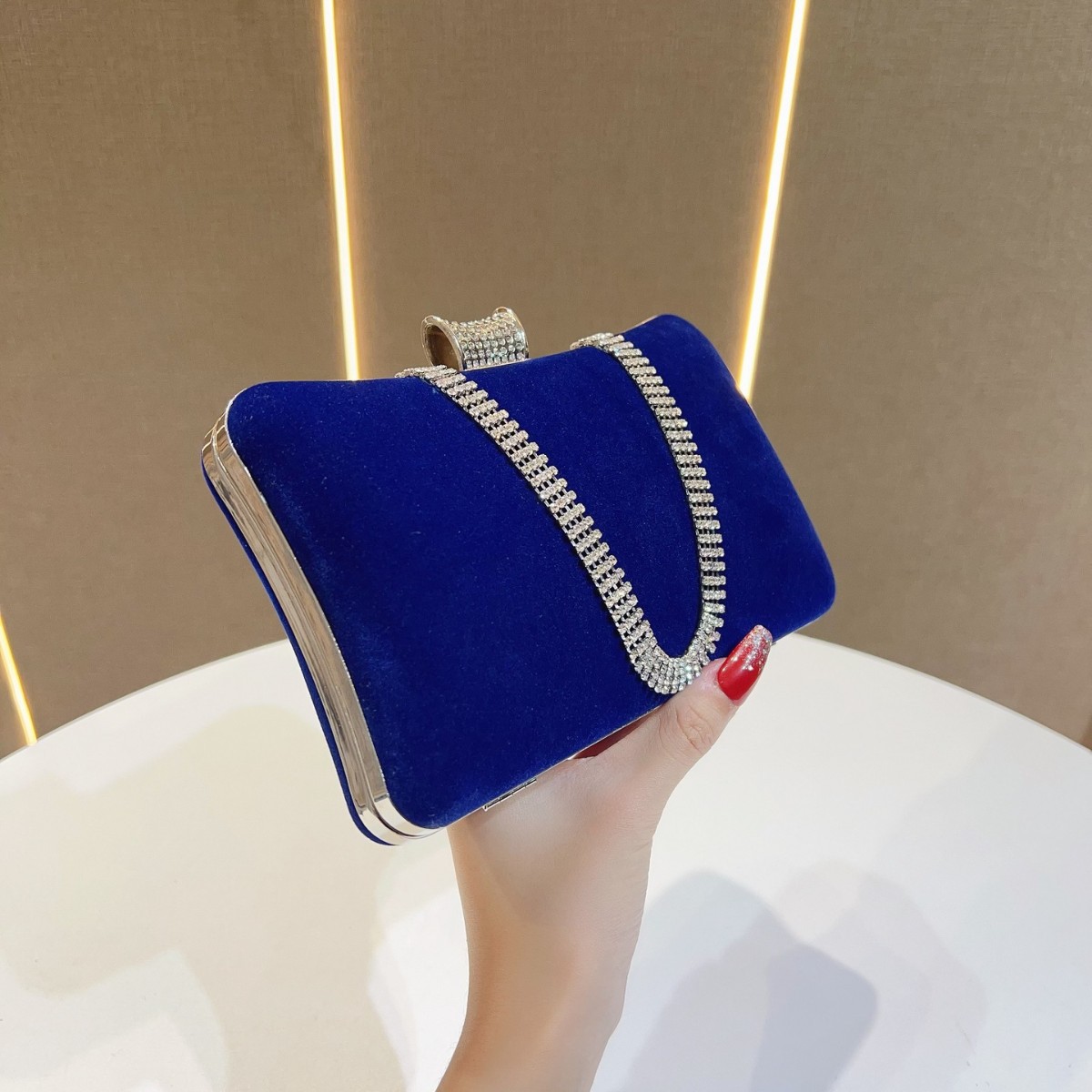2025 ベルベットバンケットバッグ女性のダイヤモンドイブニ - Tassel Fringe Trim のレビューと価格