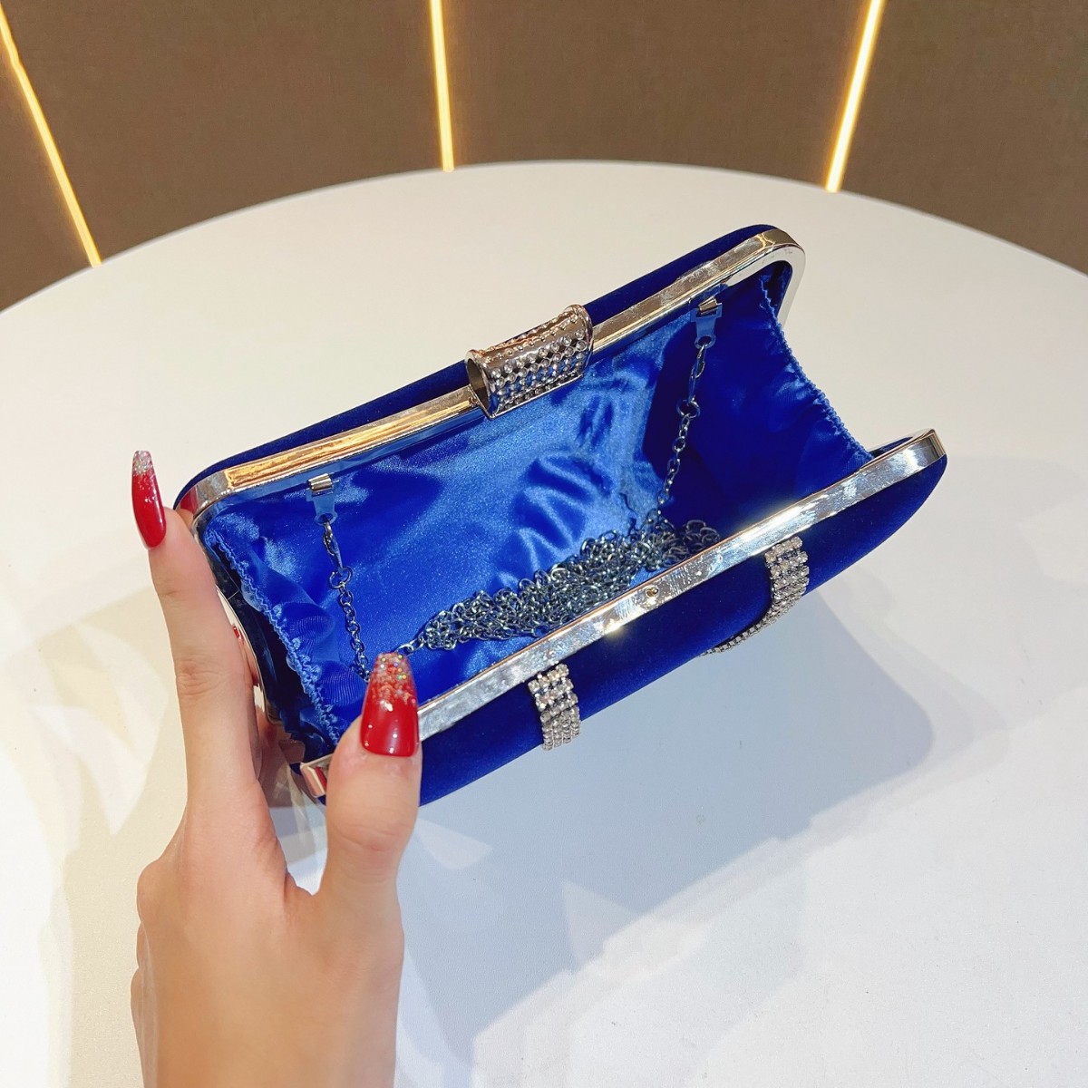 2025 ベルベットバンケットバッグ女性のダイヤモンドイブニ - Tassel Fringe Trim のレビューと価格